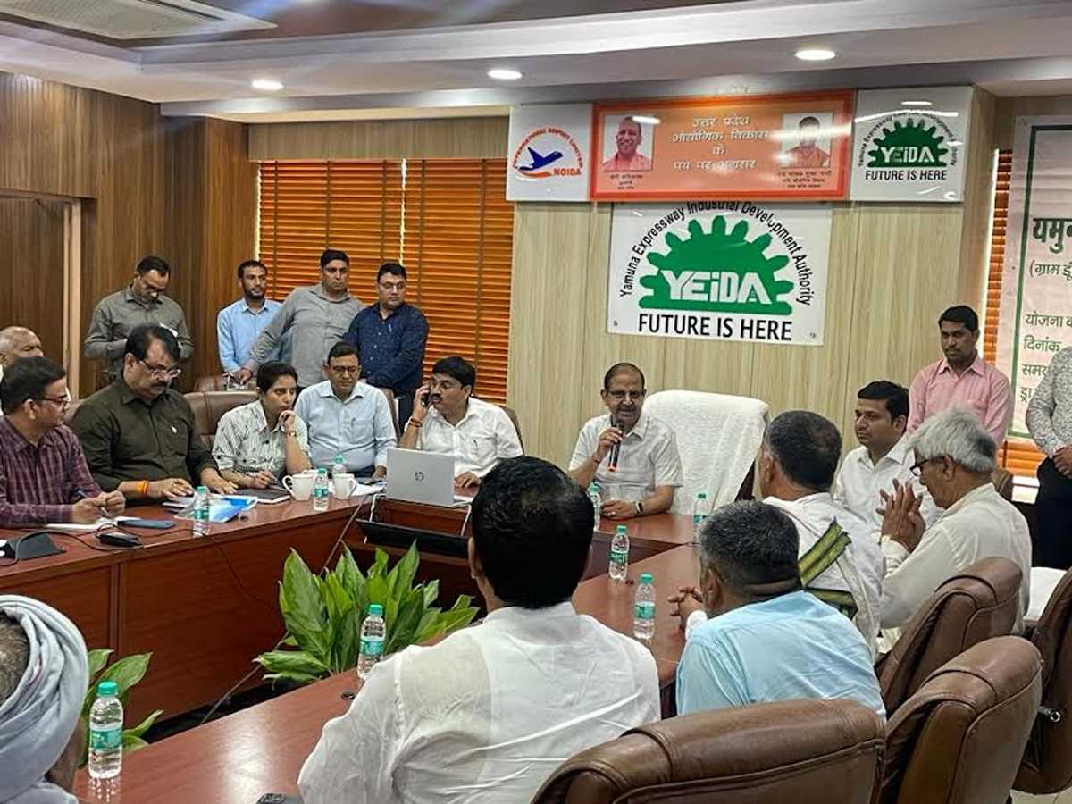 ड्रा के जरिए 102 किसानों को दिए गए सात प्रतिशत भूखण्ड